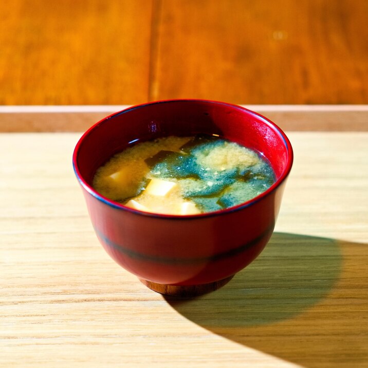 長ねぎ、わかめ、豆腐のみそ汁【和食・スープ】